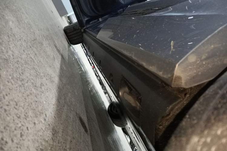 Used Audi e-tron 2019 55 quattro Fashion Edition Left Side Sill