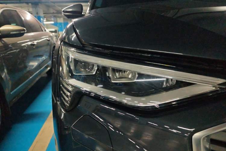 Used Audi e-tron 2019 55 quattro Fashion Edition Right Front Headlight