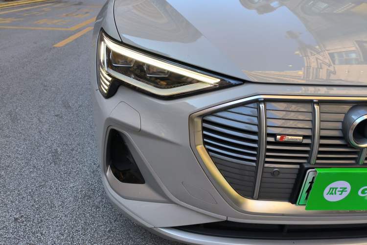 Used Audi e-tron 2019 55 quattro Technology Edition Right Front Headlight