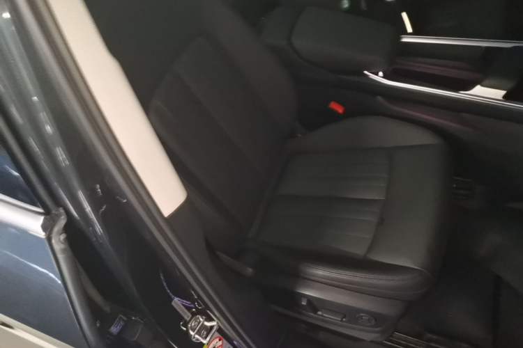 Used Audi e-tron 2019 55 quattro Fashion Edition Right Front Seat