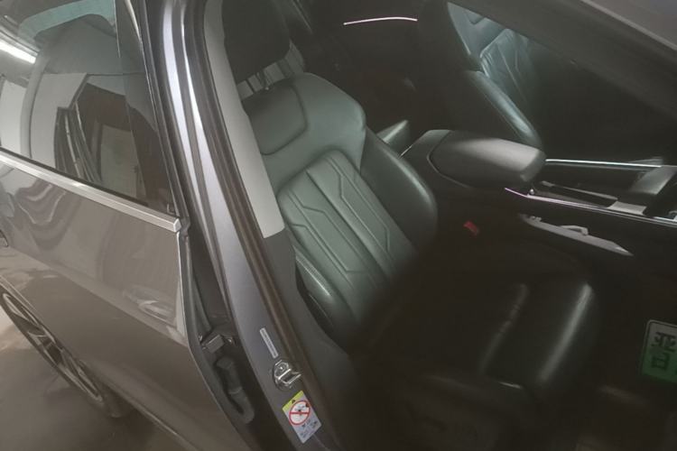 Used Audi e-tron 2019 55 quattro Technology Edition Right Front Seat