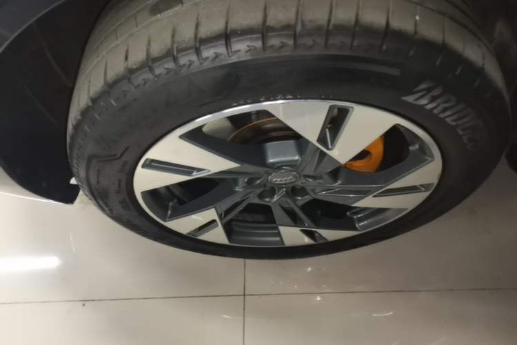 Used Audi e-tron 2019 55 quattro Fashion Edition Right Rear Wheel Hub