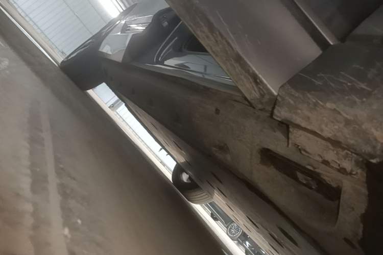 Used Audi e-tron 2019 55 quattro Technology Edition Right Side Sill