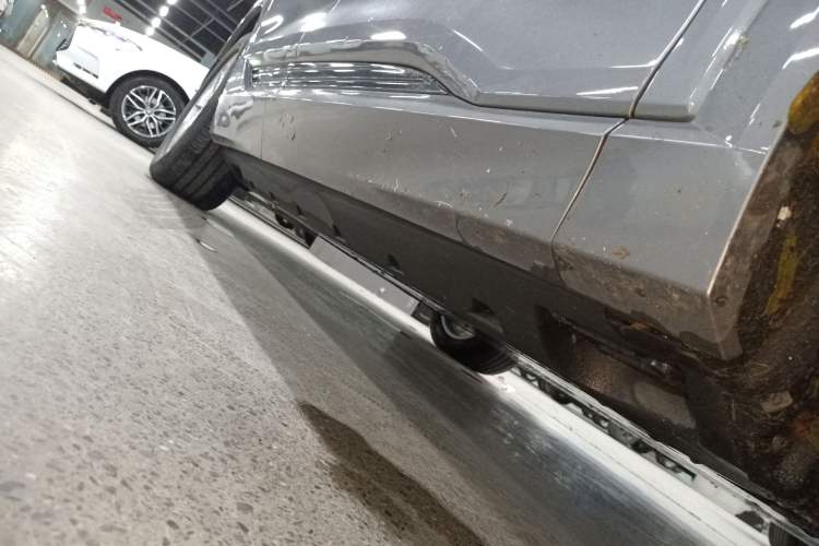Used Audi e-tron 2019 55 quattro Fashion Edition Right Side Sill