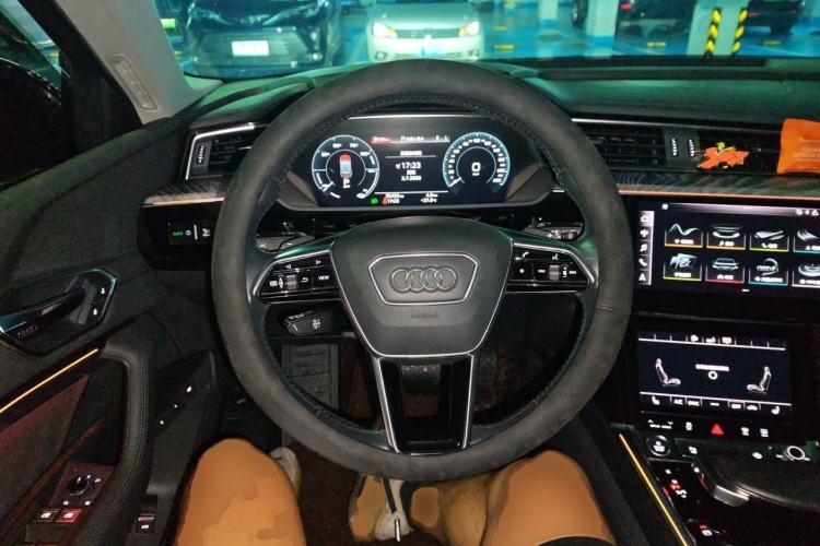 Used Audi e-tron 2019 55 quattro Fashion Edition Steering Wheel