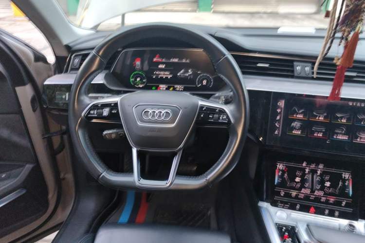 Used Audi e-tron 2019 55 quattro Technology Edition Steering Wheel