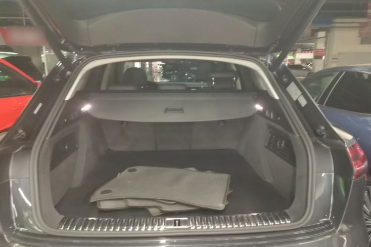 Used Audi e-tron 2019 55 quattro Fashion Edition Trunk