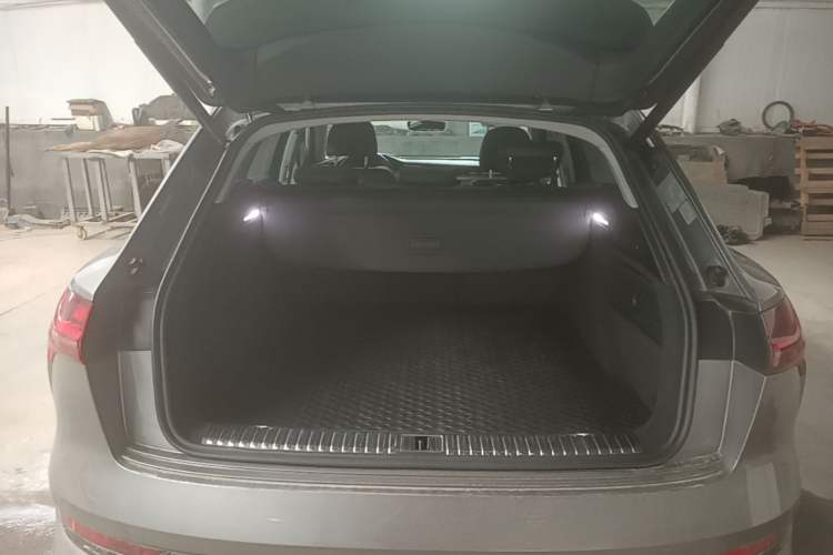Used Audi e-tron 2019 55 quattro Technology Edition Trunk