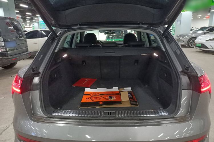 Used Audi e-tron 2019 55 quattro Fashion Edition Trunk