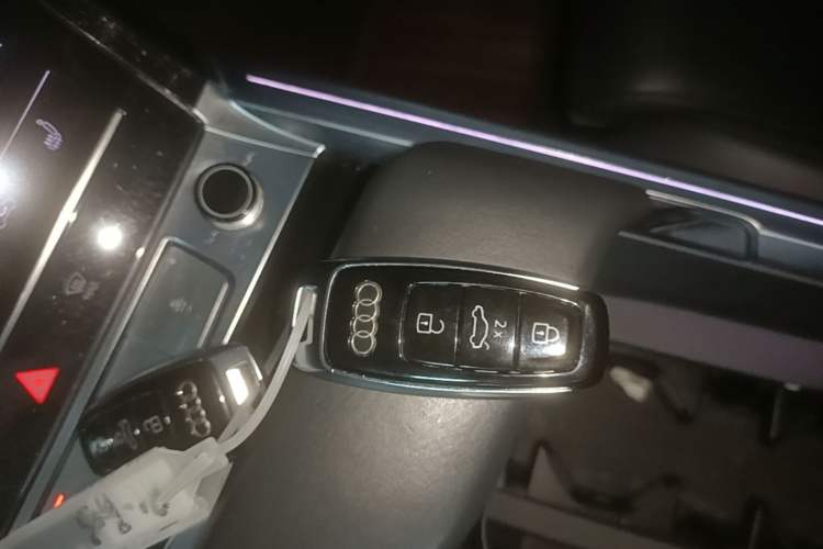 Used Audi e-tron 2019 55 quattro Technology Edition Vehicle Key