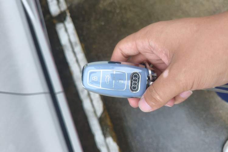 Used Audi e-tron 2019 55 quattro Technology Edition Vehicle Key