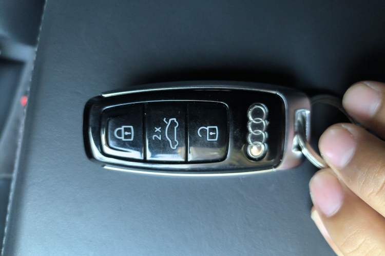 Used Audi e-tron 2019 55 quattro Technology Edition Vehicle Key