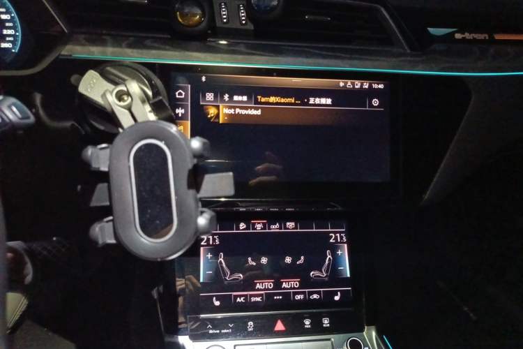 Used Audi e-tron 2019 55 quattro Exclusive Edition Audio And AC Panel
