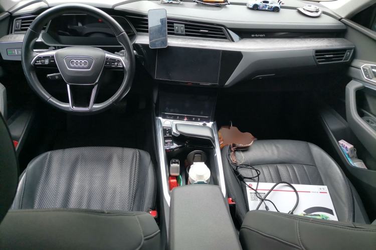Used Audi e-tron 2019 55 quattro Technology Edition Center Console