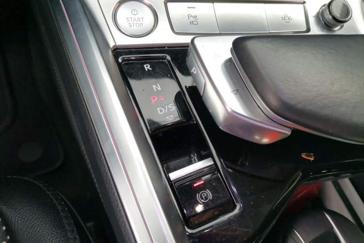 Used Audi e-tron 2019 55 quattro Technology Edition Gear Lever