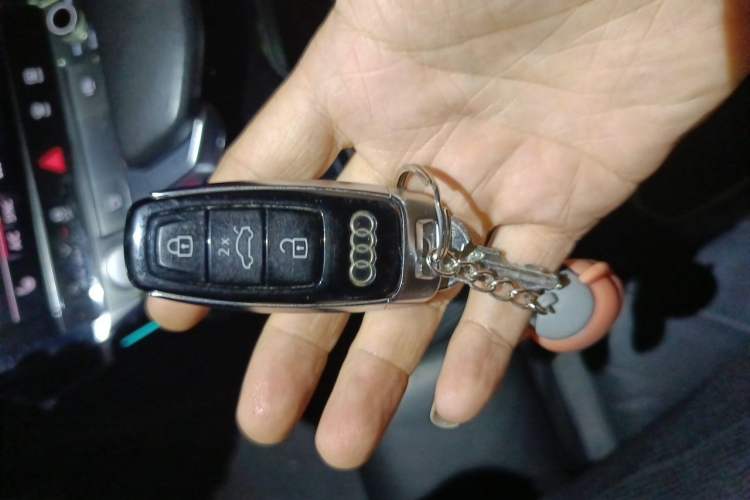 Used Audi e-tron 2019 55 quattro Exclusive Edition Vehicle Key