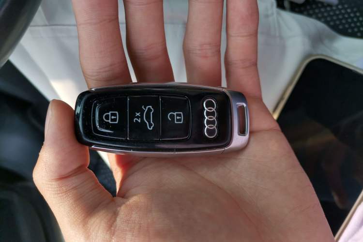 Used Audi e-tron 2019 55 quattro Technology Edition Vehicle Key
