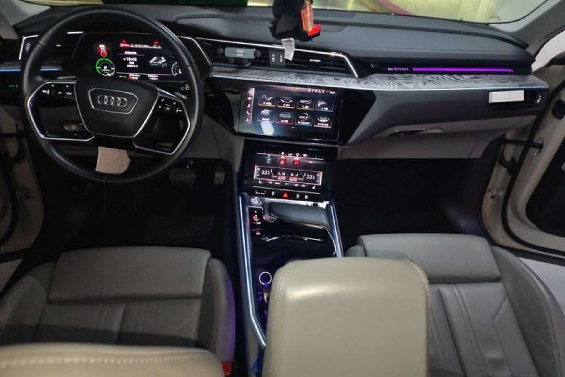 Used Audi e-tron 2019 55 quattro Technology Edition Center Console
