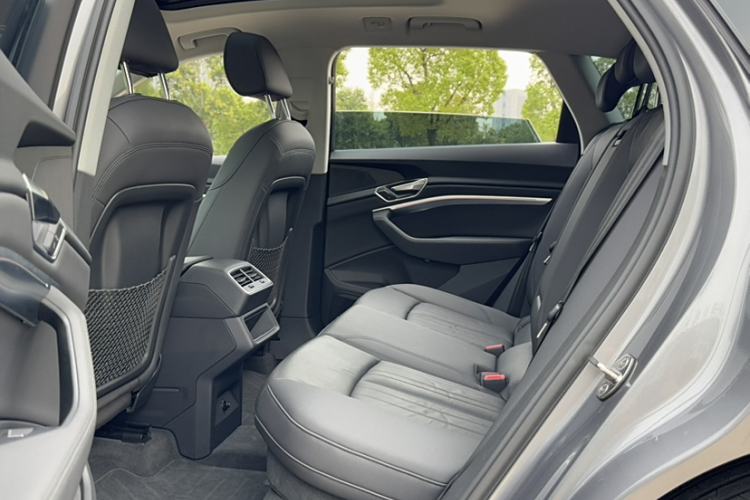 Used Audi e-tron 2019 55 quattro Fashion Edition Interior 5
