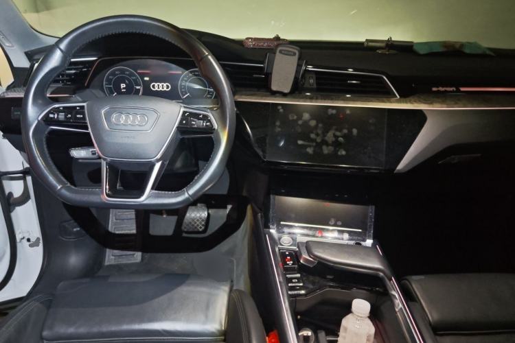 Used Audi e-tron 2019 55 quattro Technology Edition Center Console