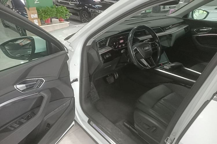 Used Audi e-tron 2019 55 quattro Technology Edition Driver Seat