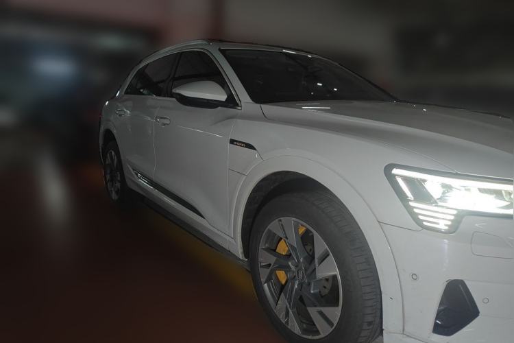 Used Audi e-tron 2019 55 quattro Technology Edition Front Right 45 Deg
