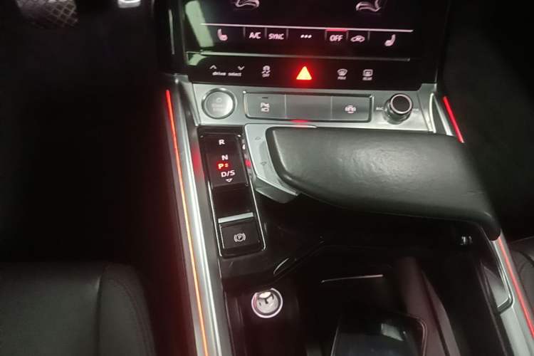 Used Audi e-tron 2019 55 quattro Technology Edition Gear Lever
