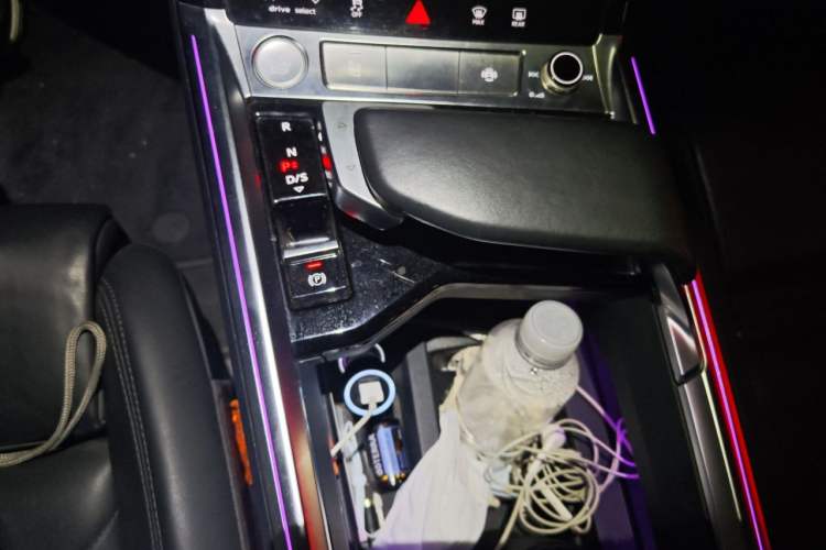 Used Audi e-tron 2019 55 quattro Technology Edition Gear Lever