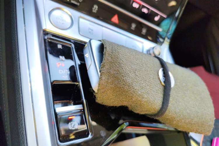 Used Audi e-tron 2019 55 quattro Technology Edition Gear Lever