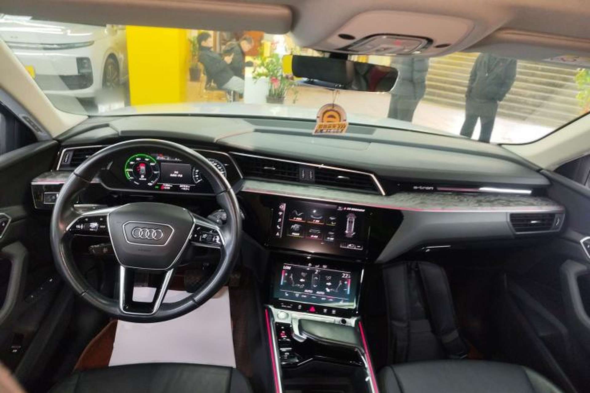 Used Audi e-tron 2019 55 quattro Fashion Edition Interior 2