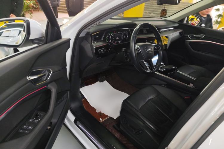 Used Audi e-tron 2019 55 quattro Fashion Edition Interior 3