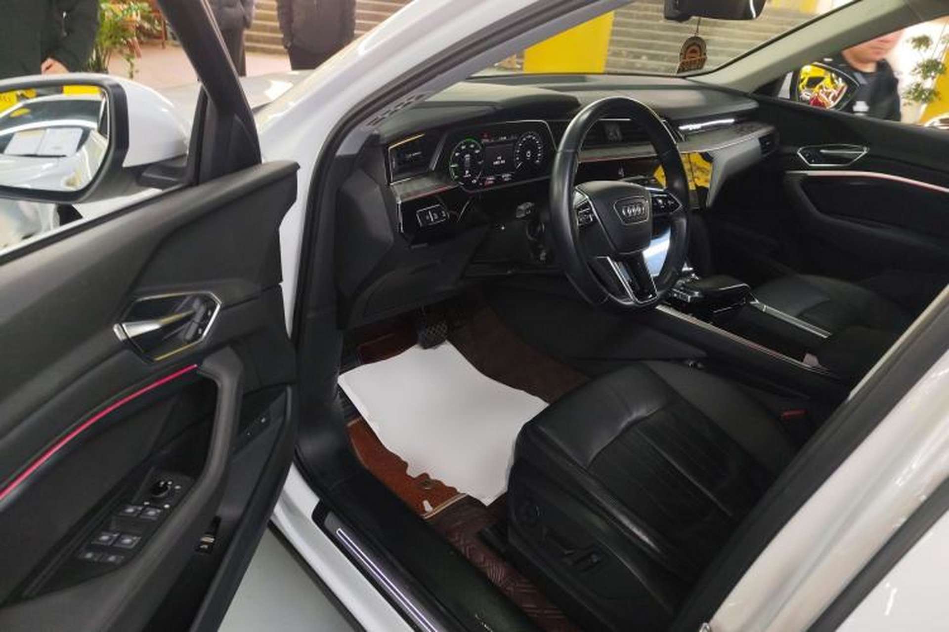Used Audi e-tron 2019 55 quattro Fashion Edition Interior 3