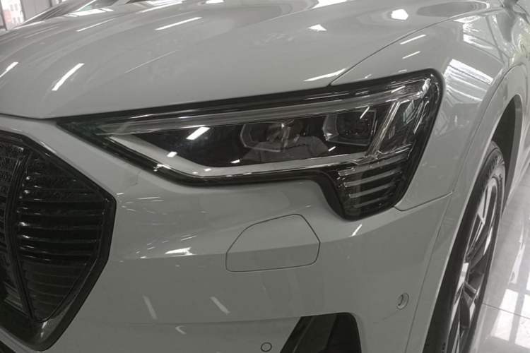 Used Audi e-tron 2019 55 quattro Technology Edition Left Front Headlight
