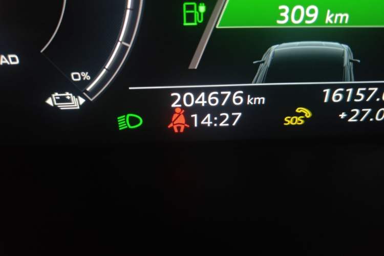 Used Audi e-tron 2019 55 quattro Technology Edition Odometer Close Up