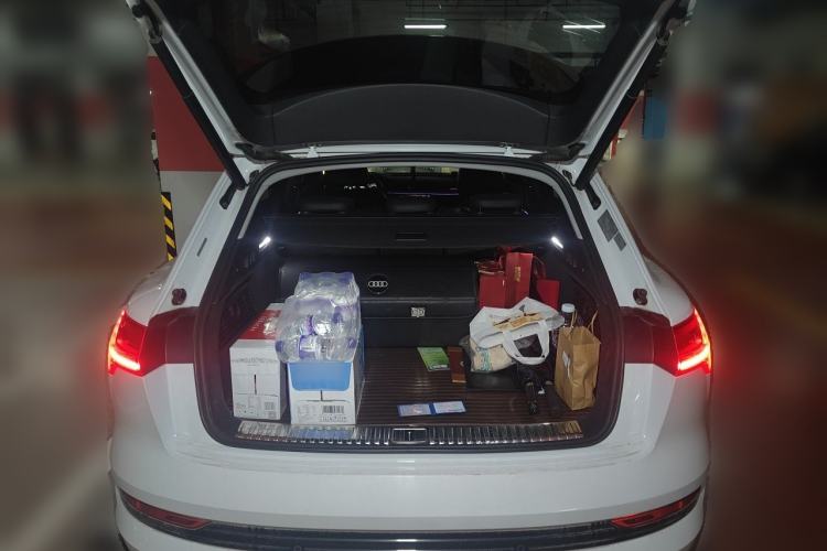 Used Audi e-tron 2019 55 quattro Technology Edition Trunk
