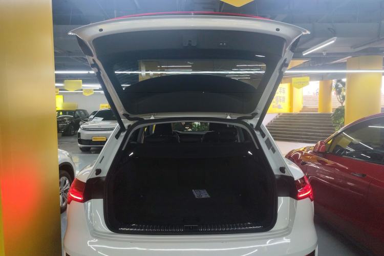 Used Audi e-tron 2019 55 quattro Fashion Edition Trunk