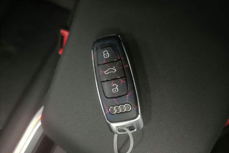 Used Audi e-tron 2019 55 quattro Technology Edition Vehicle Key