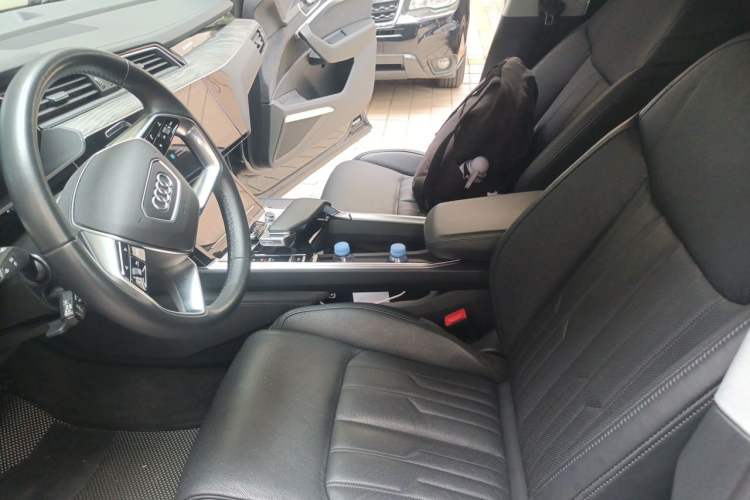 Used Audi e-tron  Left Front Seat