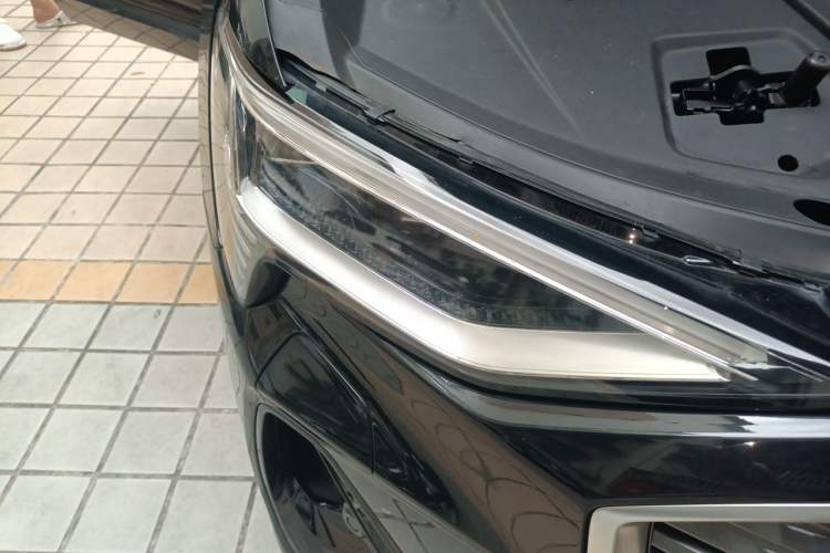 Used Audi e-tron  Right Front Headlight
