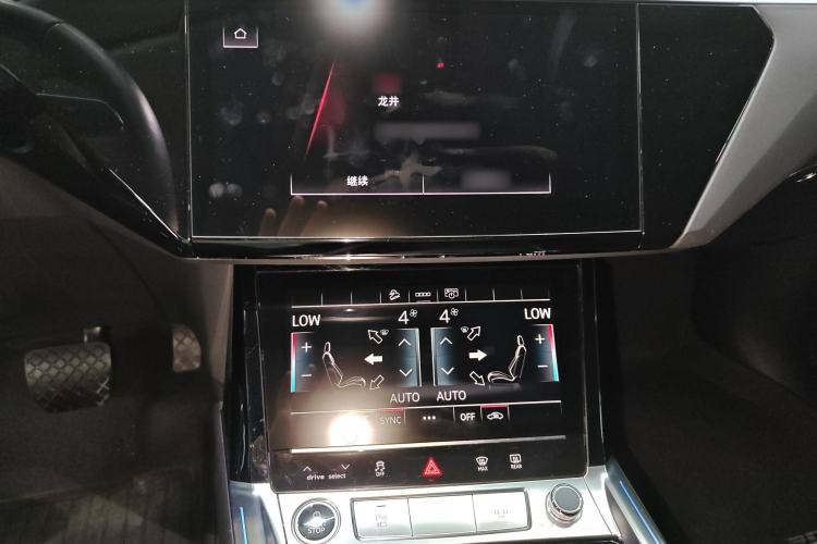 Used Audi e-tron 2021 50 quattro Prestige Edition Audio And AC Panel