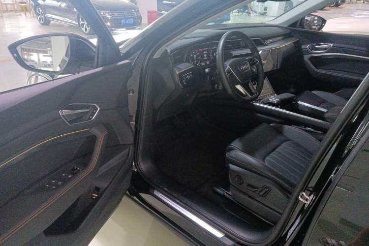 Used Audi e-tron 2021 50 quattro Luxury Edition Driver Seat