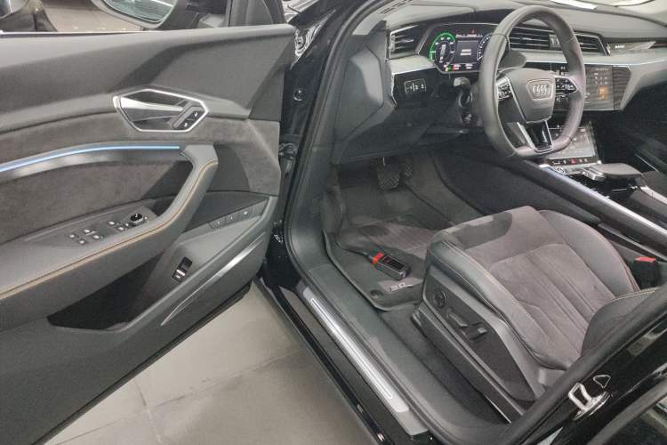 Used Audi e-tron 2021 50 quattro Prestige Edition Driver Seat