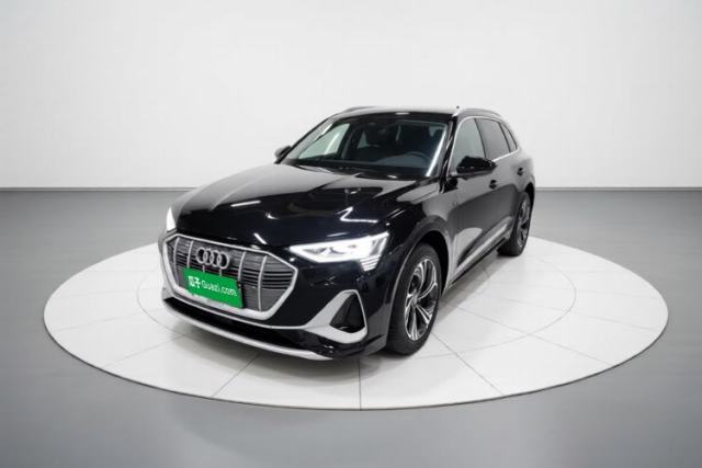 Audi e-tron 2021 50 quattro Prestige Edition с пробегом