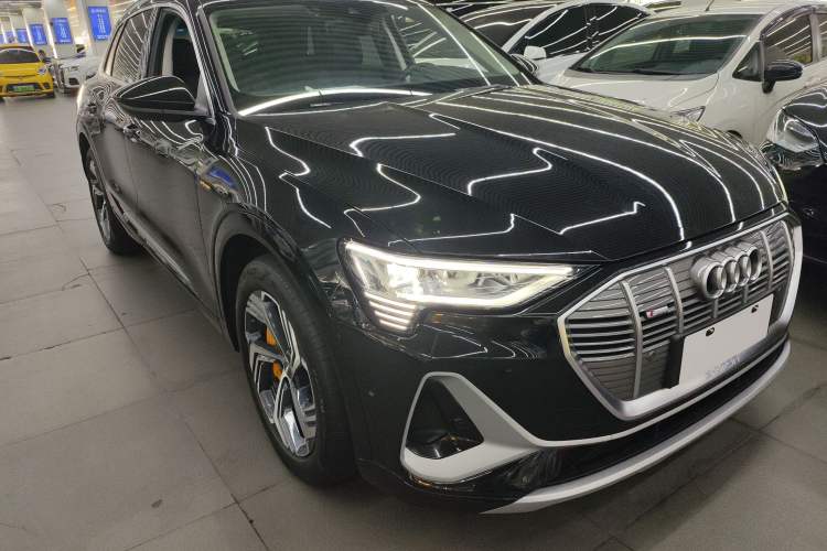 Used Audi e-tron 2021 50 quattro Prestige Edition Front Right 45 Deg