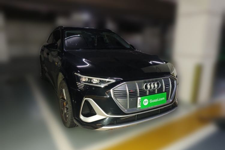 Used Audi e-tron 2021 50 quattro Luxury Edition Front Right 45 Deg
