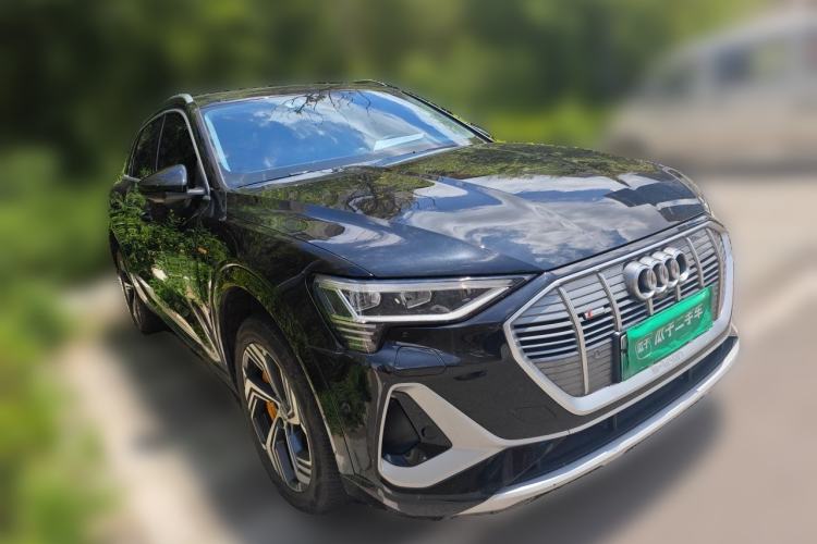 Used Audi e-tron 2021 50 quattro Prestige Edition Front Right 45 Deg
