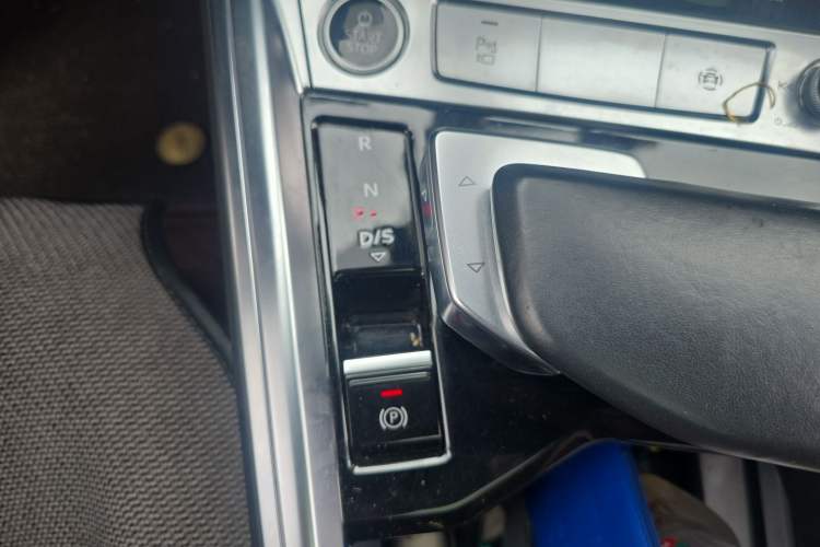 Used Audi e-tron 2021 50 quattro Prestige Edition Gear Lever