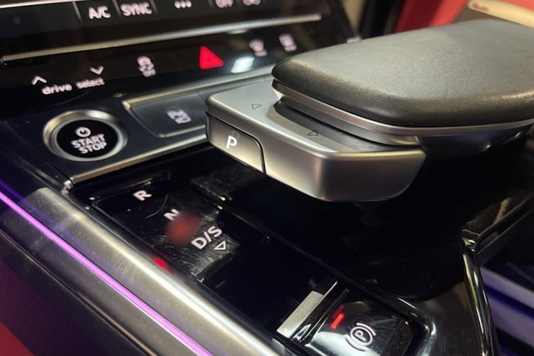 Used Audi e-tron 2021 50 quattro Prestige Edition Gear Lever