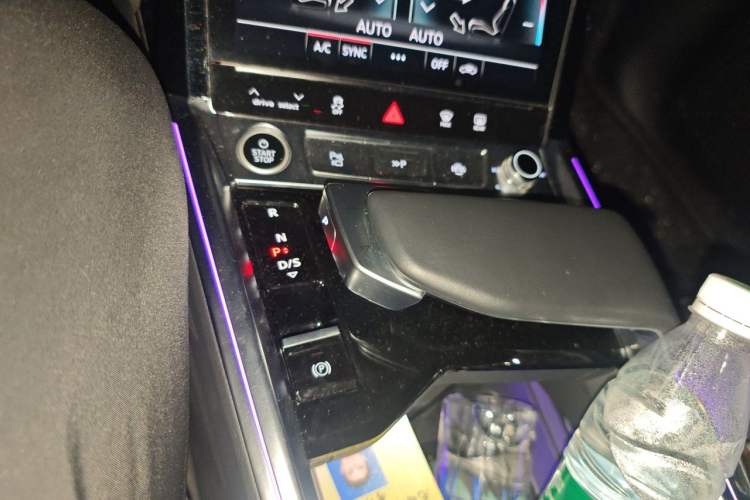 Used Audi e-tron 2021 50 quattro Luxury Edition Gear Lever