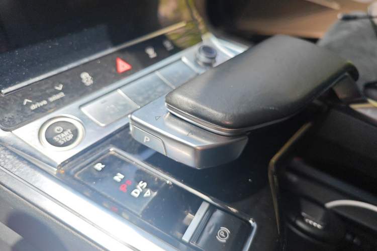 Used Audi e-tron 2021 50 quattro Prestige Edition Gear Lever